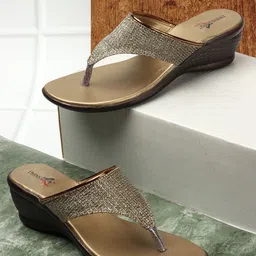 TWINSSHOE Embellished Wedge Heels-37