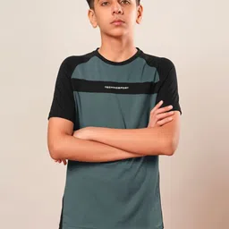 Technosport Boys Colourblocked Pockets Slim Fit T-shirt-image-20