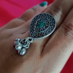 Bareilyy Women Green Ring-36