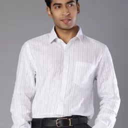 J White by Vmart Men Vertical Striped Spread Collar Cotton Casual Shirt-picture-21