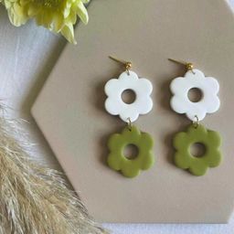 VMA PLAY FASHION Floral Shaped Drop Earrings-image-98