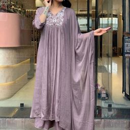 Navlik Women Floral Embroidered Regular Thread Work Kurta with Trousers & With Dupatta-picture-10