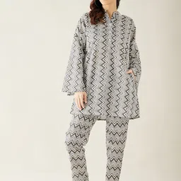 The Kaftan Company Women Printed Mandarin Collar Night suit-image-70