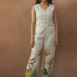 Anouk Off White Floral V-Neck Printed Waistcoat With Trousers-picture-32