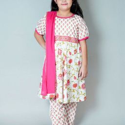 Chanda Mama Girls Floral Printed Regular Pure Cotton Kurta with Pyjamas & With Dupatta-image-53