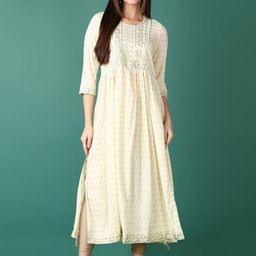 V-Mart Women Printed Flared Sleeves Thread Work Kurta-image-44