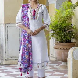 HERE&NOW Floral Yoke Design V-Neck Thread Work Straight Kurta With Trousers & Dupatta-53