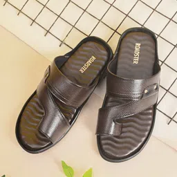 The Roadster Lifestyle Co Men Textured Casual Slip-On Comfort Sandals-2