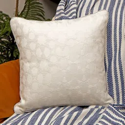 hom&us White Square Cushion Covers-52