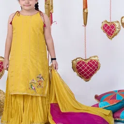 Vivedkids Girls Embroidered Regular Kurta & Sharara With Contrast Dupatta-picture-7