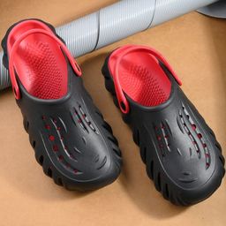 Roadster Men textured Croslite Clogs-picture-40