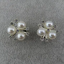 Fashion Silver-Plated Artificial Stones Studded & Pearls Beaded Floral Shaped Studs-10