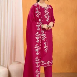 Garbista Women Floral Embroidered Regular Kurta with Trousers & With Dupatta-4