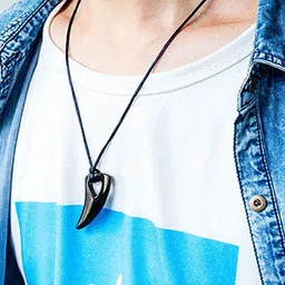 OOMPH Square Pendants with Chains image 5