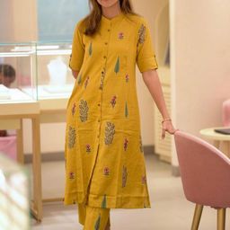 KALINI Floral Printed Mandarin Collar A-Line Kurta With Trousers-3