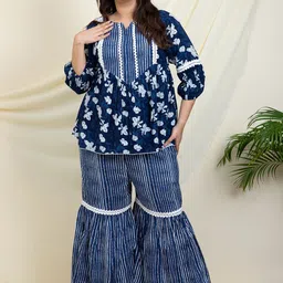 DEEBACO Printed Peplum Top With Sharara Co-Ords image 1
