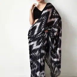 DIVASTRI Silk Blend Saree-picture-30