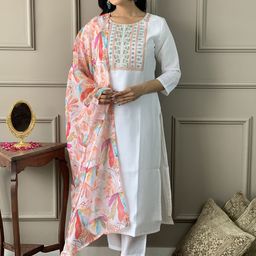 VAAZI CREATOR Women Ethnic Motifs Printed Kurta with Trousers & Dupatta-image-71
