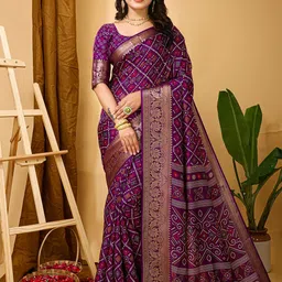 KAYOMMI Bandhani Zari Kanjeevaram Saree-image-46