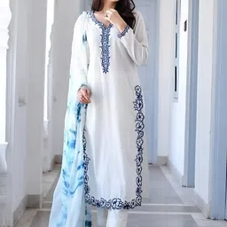 BESUCHER Women Ethnic Motifs Embroidered Kurta with Pyjama & Dupatta-34