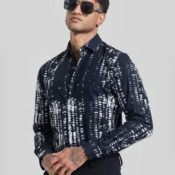 Snitch Men Smart Spread Collar Abstract Printed Cotton Casual Shirt-image-62