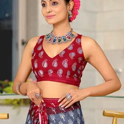 DIVASTRI Batik Ready to Wear Block Print Mulmul Cotton Saree With Block Print Blouse image 2
