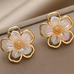 Tipsy closet Floral Studs Earrings-27
