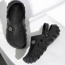 The Roadster Lifestyle Co Men Textured Clogs-picture-51