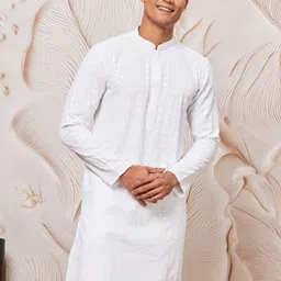 VASTRAMAY Floral Embroidered Mandarin Collar Chikankari Straight Kurta-34