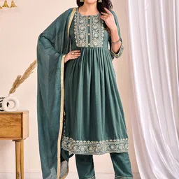 Yavie Floral Yoke Design Thread Work Pleated A-Line Kurta With Trouser & Dupatta image 3