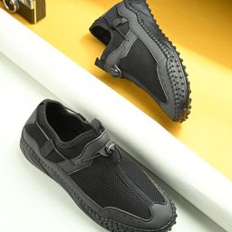 BIZZARO Men Slip-On Sneakers-image-54