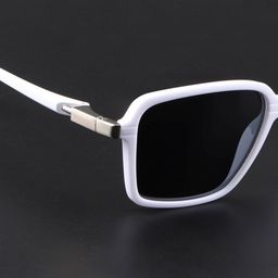 Voyage Unisex Square Sunglasses with Polarised and UV Protected Lens image 4
