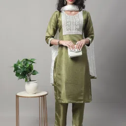 VredeVogel Women Embroidered Kurta with Trousers & Dupatta-image-37