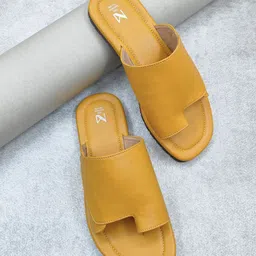 THE MADRAS TRUNK Men Comfort Sandals-image-93