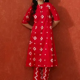 QSH Women Floral Printed Regular Kurta with Trousers-23