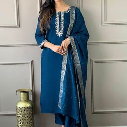 Storebrite Women Ethnic Motifs Embroidered Regular Thread Work Chanderi Silk Kurta with Trousers & With-picture-15