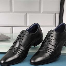 Metro Men Leather Textured Formal Derbys Shoes-image-4