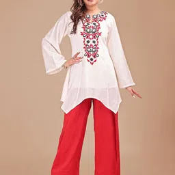 Tikhi Imli Embroidered Round Neck Tunic & Trousers Co-OrdsSet-picture-17