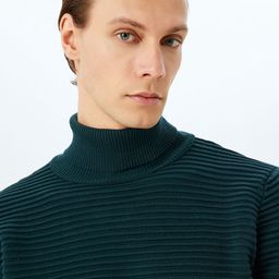 Koton Men Striped Long Sleeves Pullover-image-57