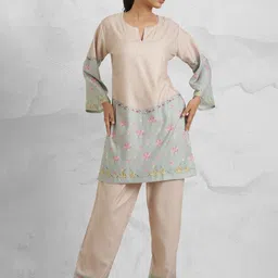 HOUSE OF KARI Printed Cotton V-Neck Top With Trousers Co-Ords-picture-12