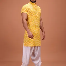 SHIWAM ETHNIX Men Abstract Printed Kurta with Salwar image 2