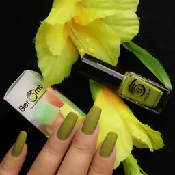 BEROMT Matte Sugar Crush Matte Quick Dry Nail Polish- 8 ml- Green BNP 614-58