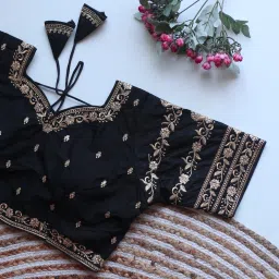 Sweetheart Neck Women Blouse-image-28