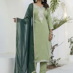 VredeVogel Women Floral Embroidered Regular Kurta with Trousers & With Dupatta-picture-17