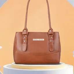 HIDLE BERG Structured Shoulder Bag with Tasselled-38