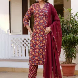 Kohsh Women Floral Printed Regular Pure Cotton Kurta with Trousers & With Dupatta-image-55