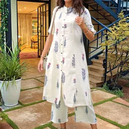Anni Designer Women Ethnic Motifs Printed Regular Kurta with Trousers-image-74
