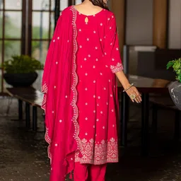 MITTOO Women Printed Regular Kurta with Trousers & With Dupatta image 3