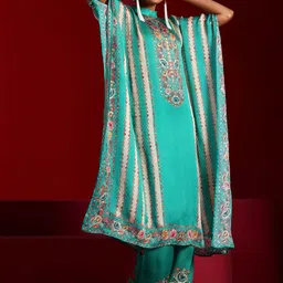 Libas Art Women Floral Printed Regular Kaftan Kurta with Palazzos image 5