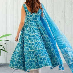 Moda Rapido Women Floral Printed Regular Kurta with Trousers & With Dupatta image 3